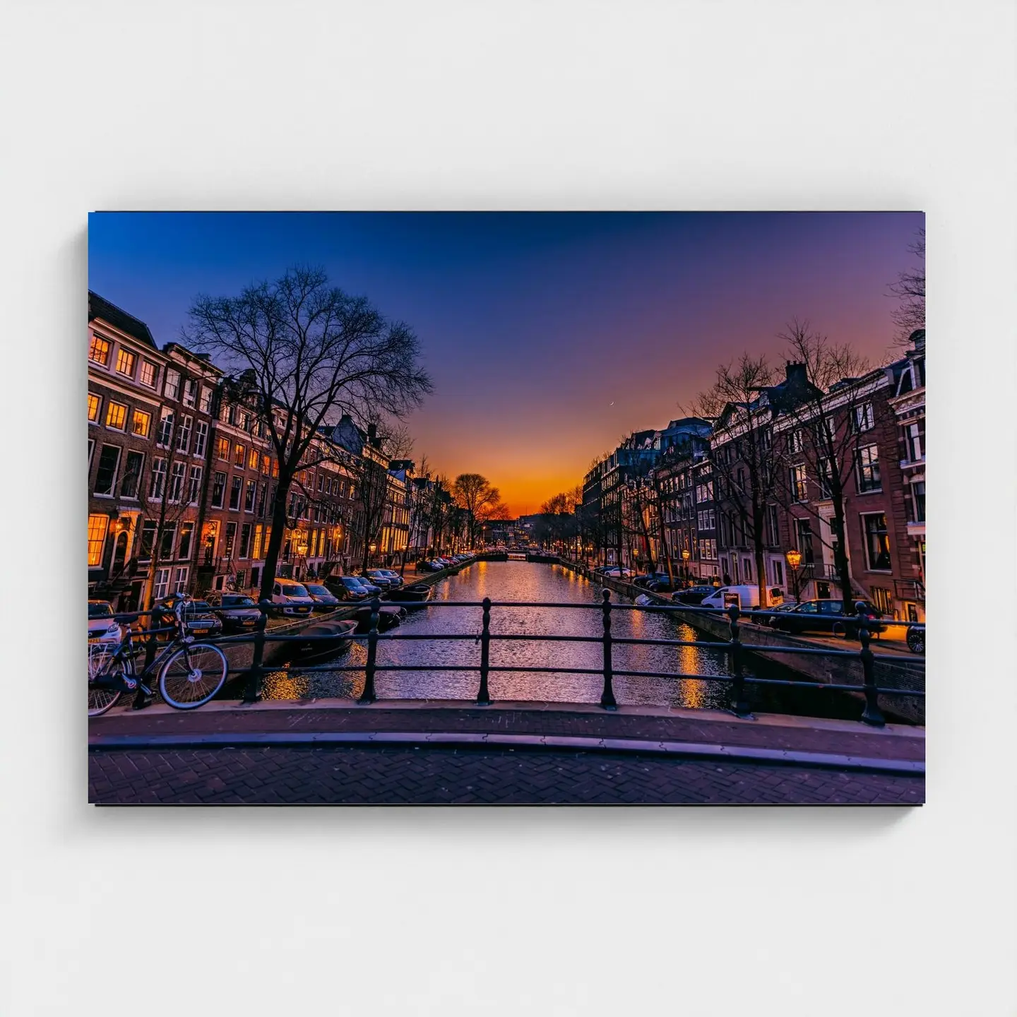 Black frame · box · no mount