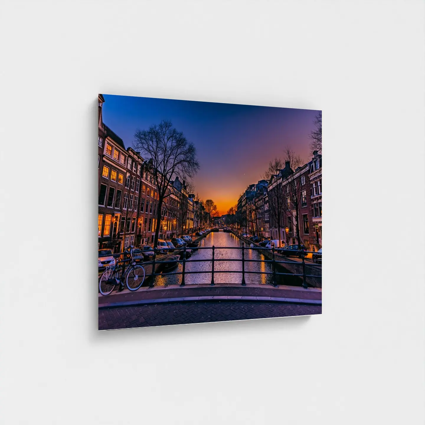 Black frame · box · no mount