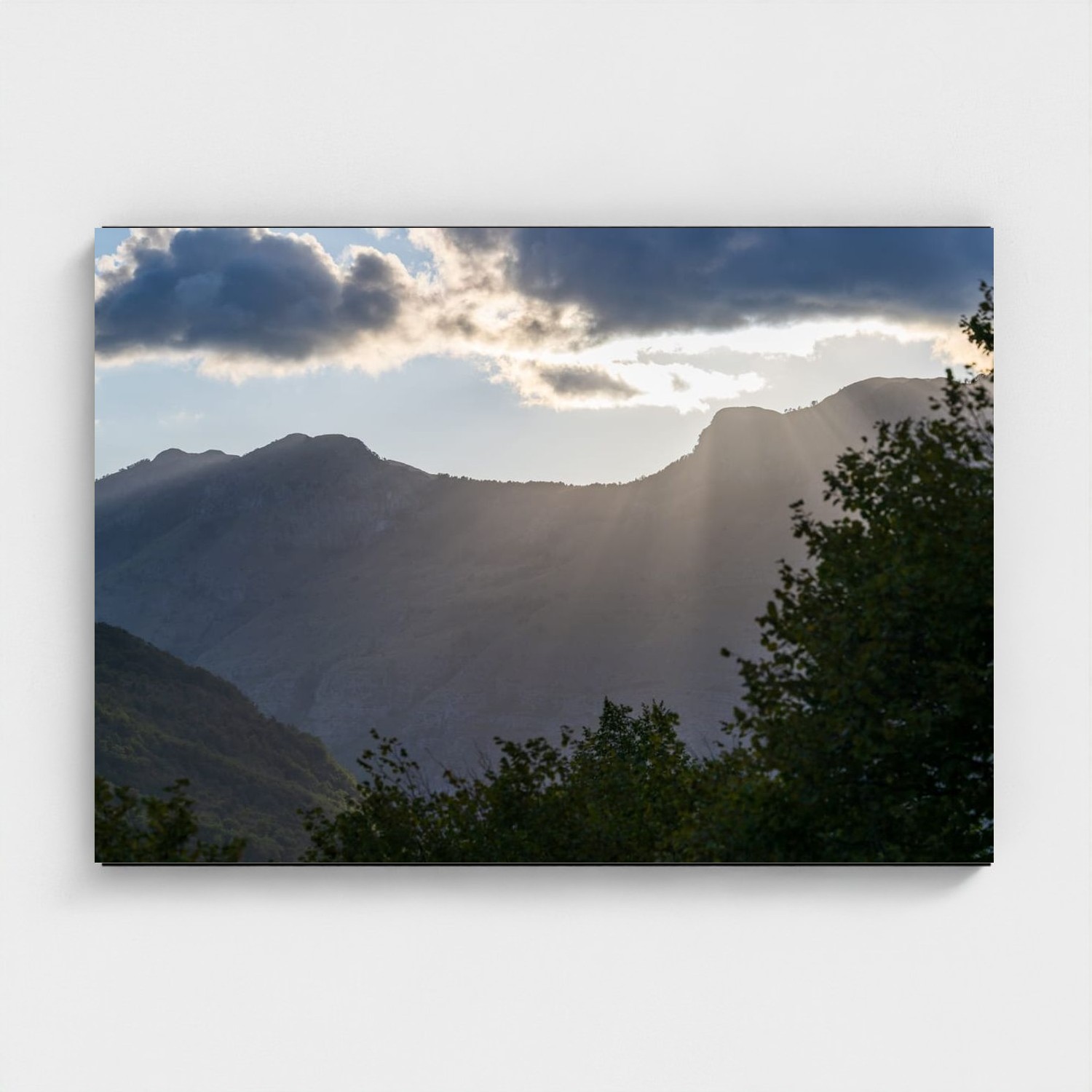 Black frame · box · no mount