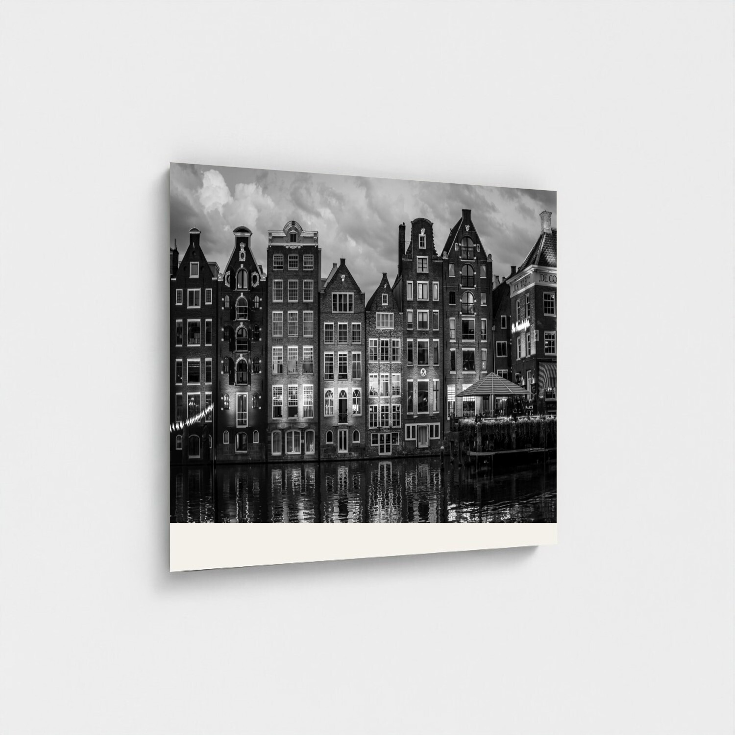 Black frame · box · no mount