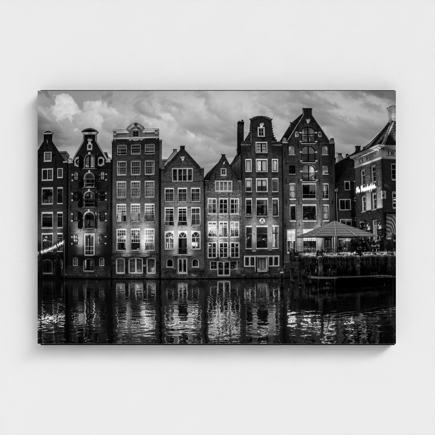Black frame · box · no mount