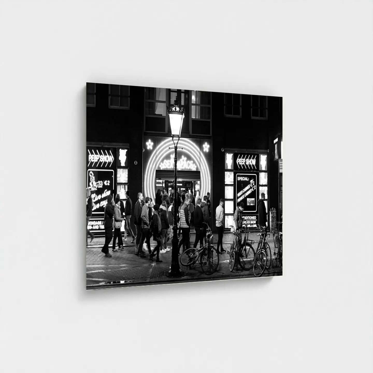 Black frame · box · no mount
