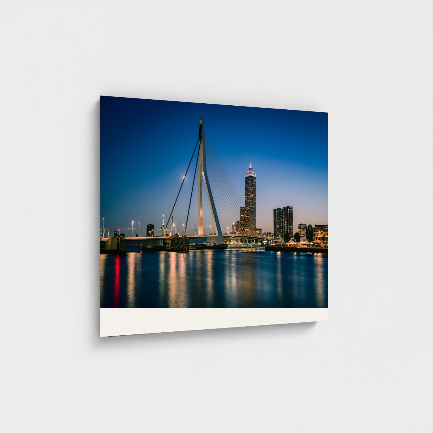 Black frame · box · no mount
