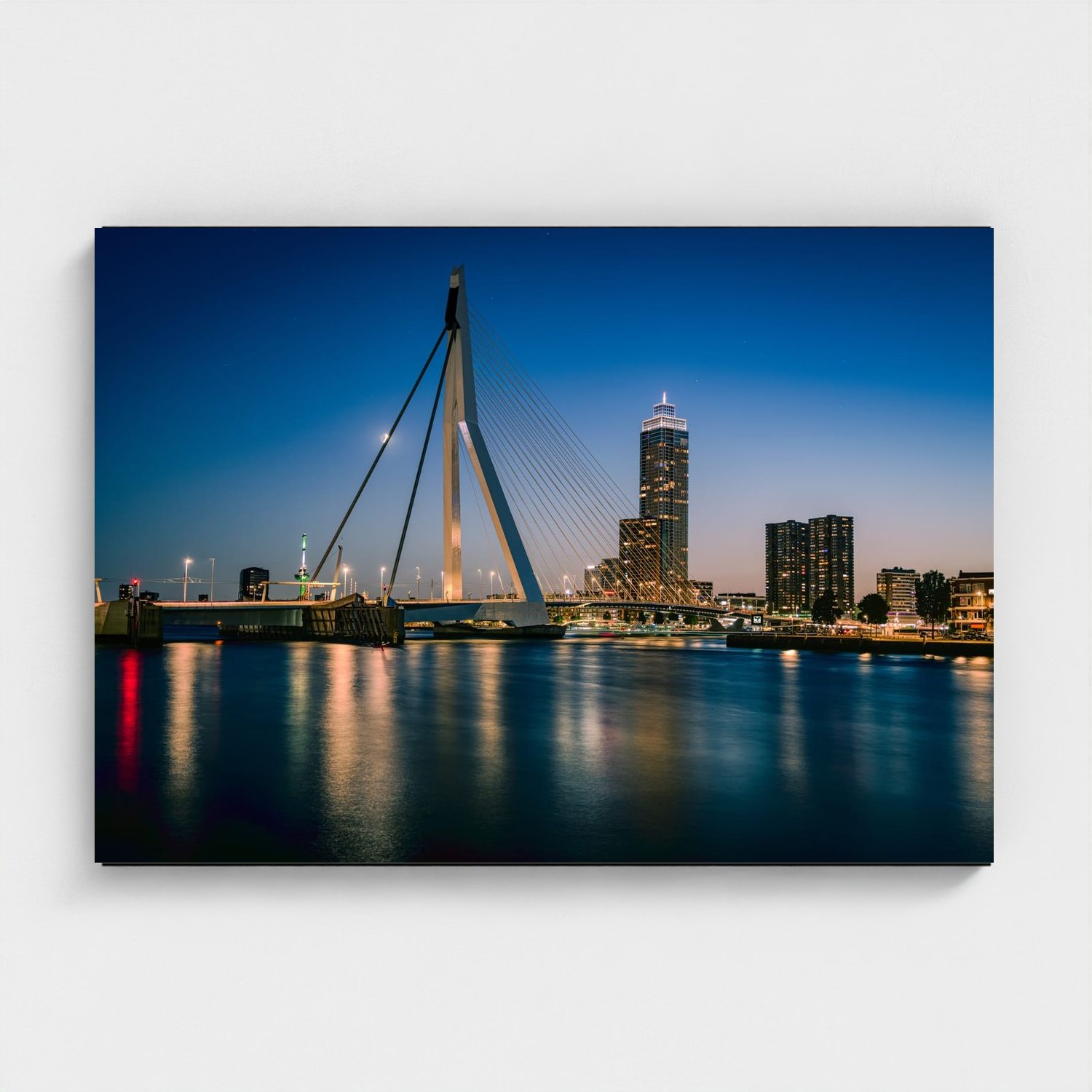 Black frame · box · no mount
