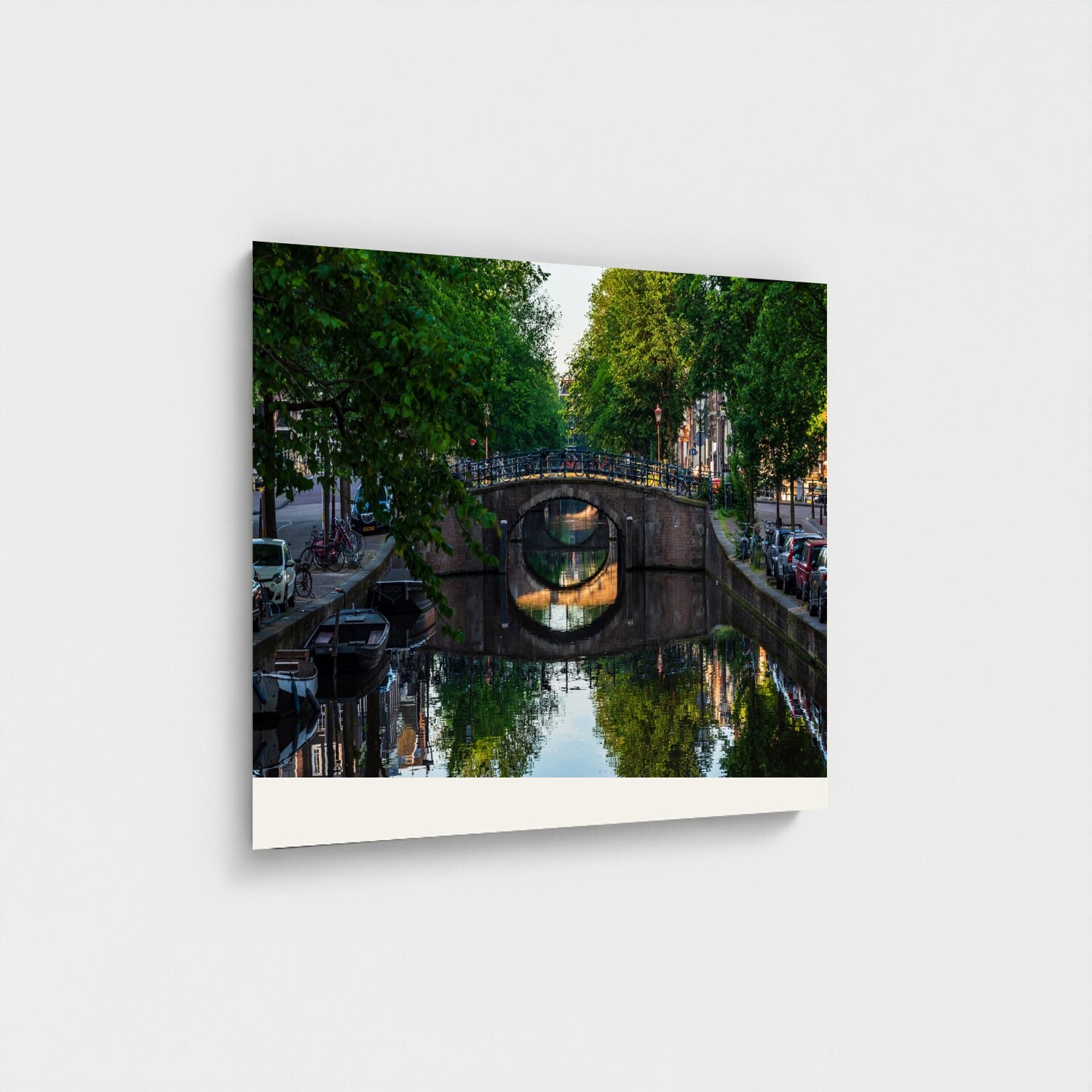 Black frame · box · no mount