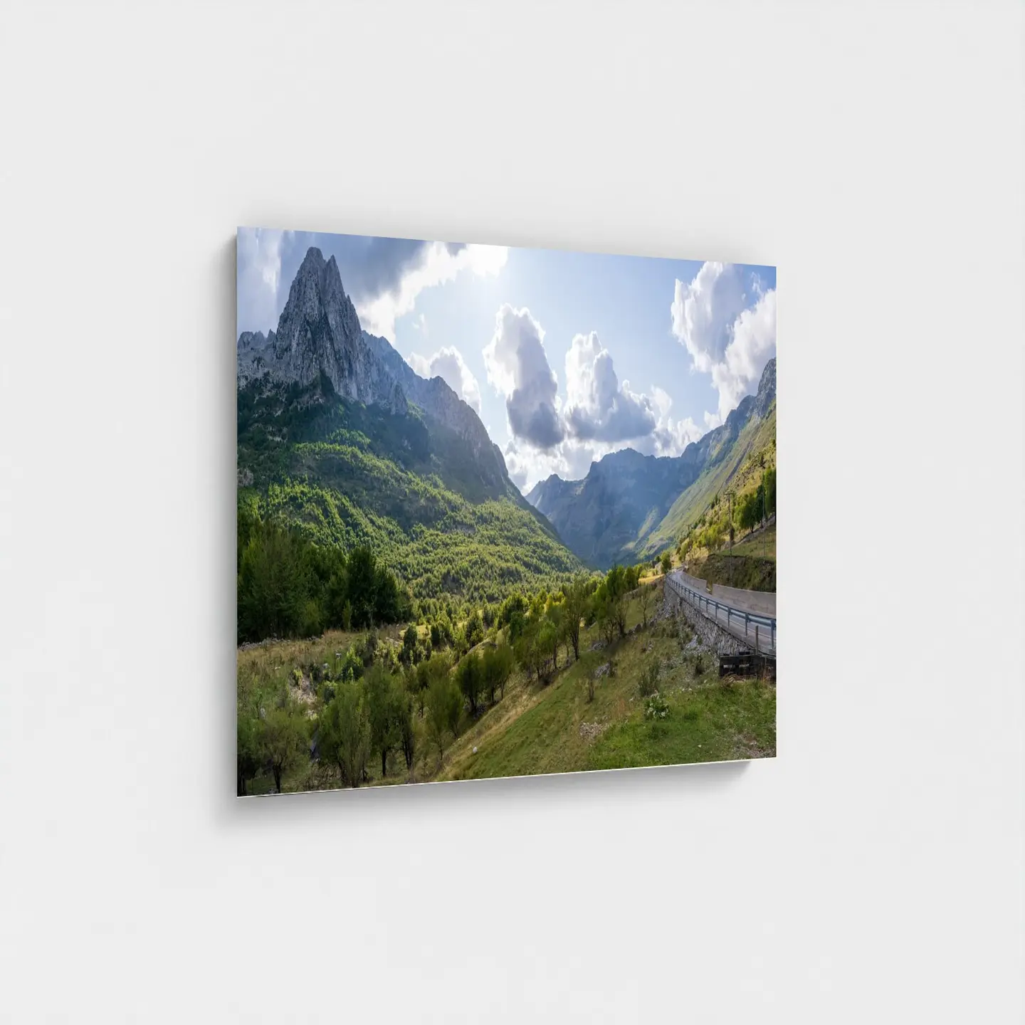 Black frame · box · no mount