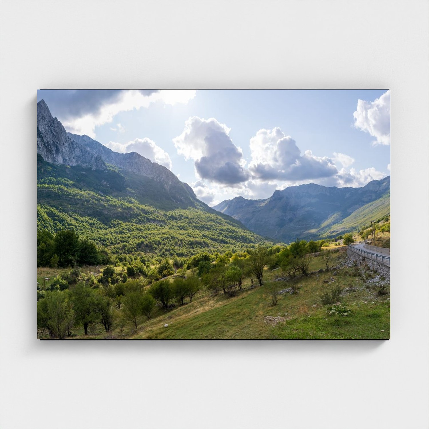 Black frame · box · no mount