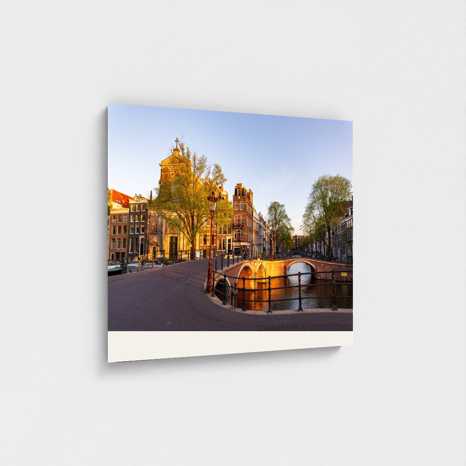 Black frame · box · no mount