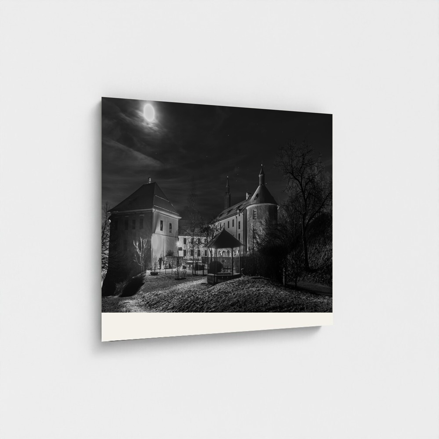Black frame · box · no mount