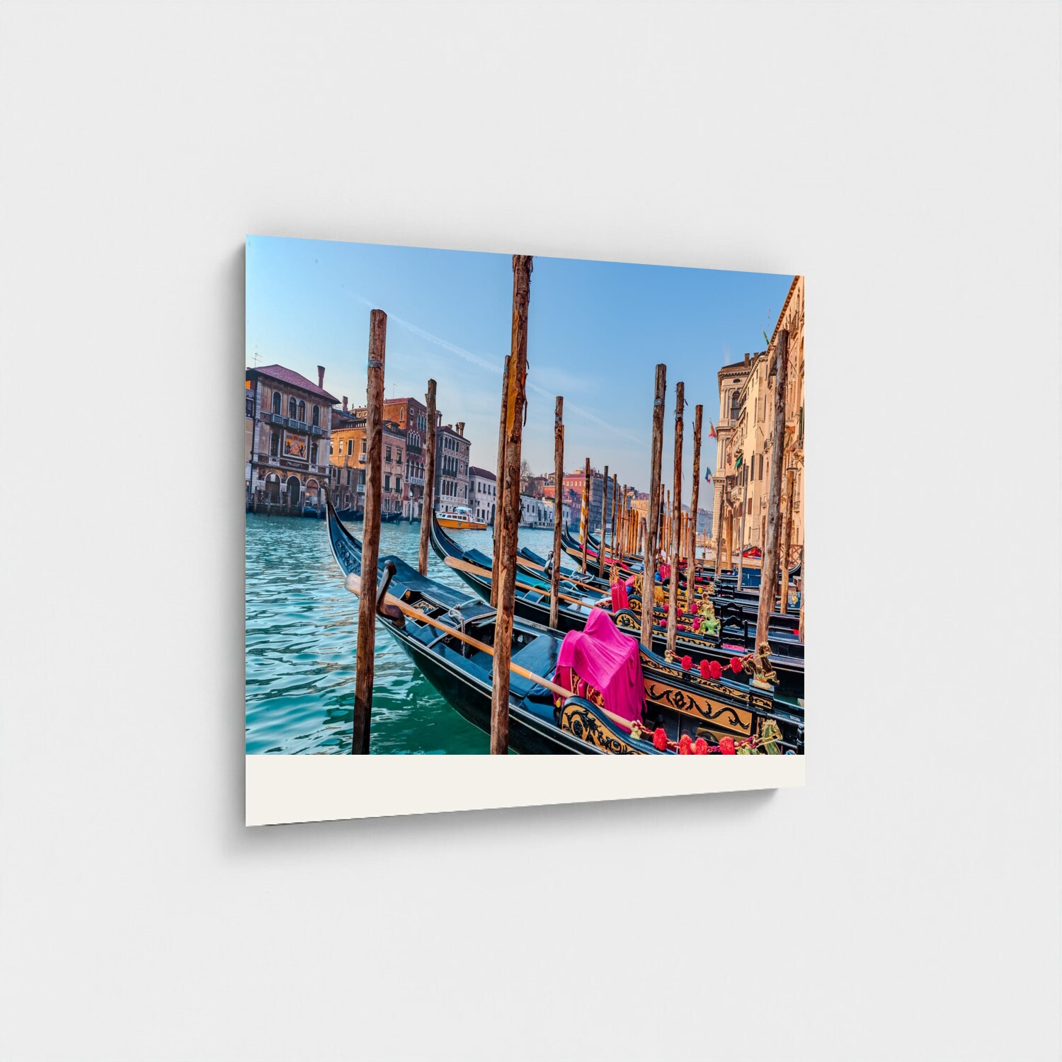 Black frame · box · no mount