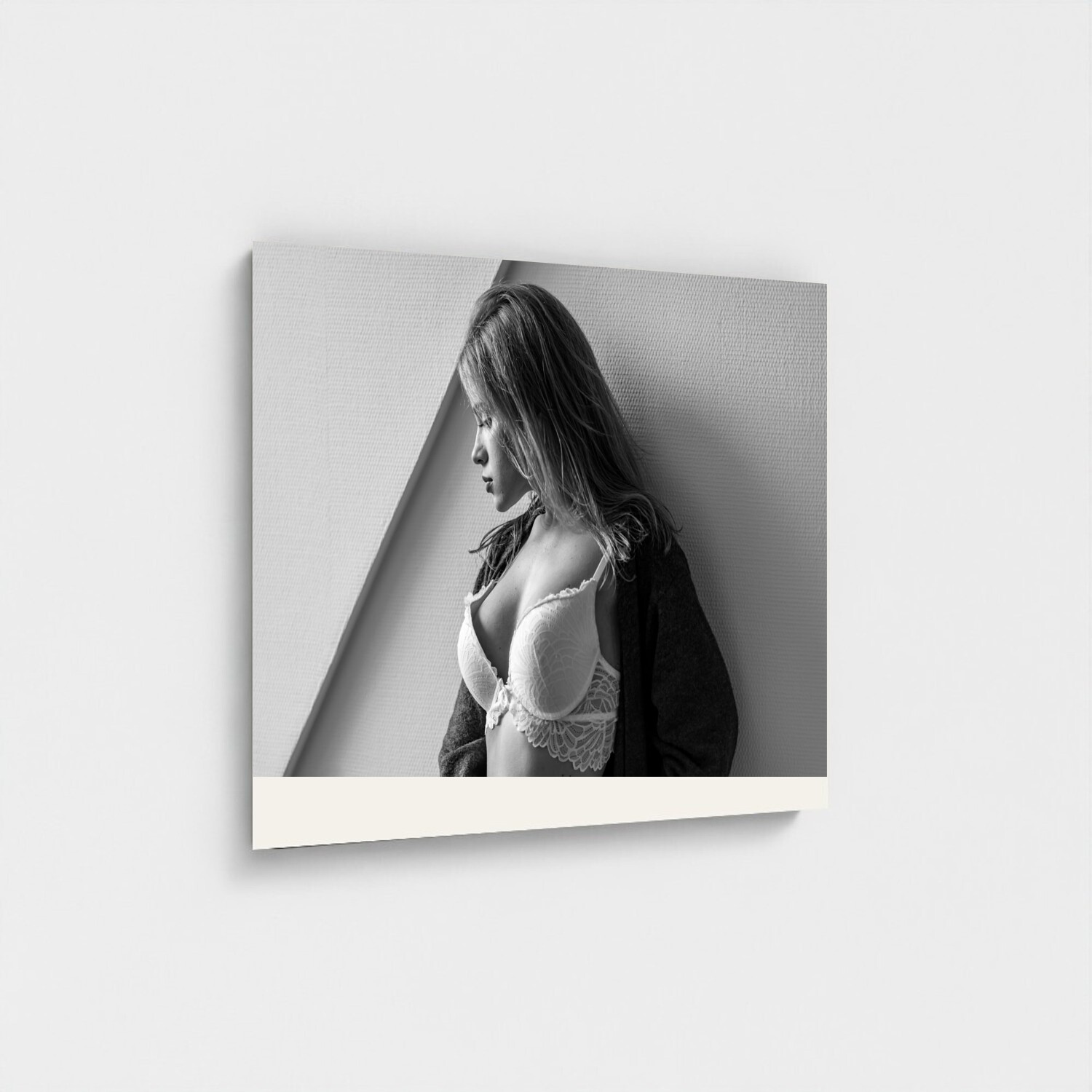 Black frame · box · no mount