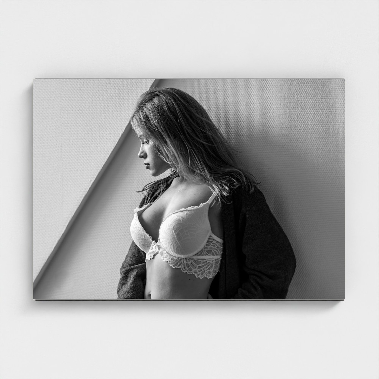 Black frame · box · no mount