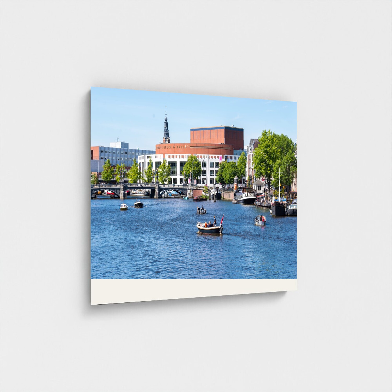Black frame · box · no mount