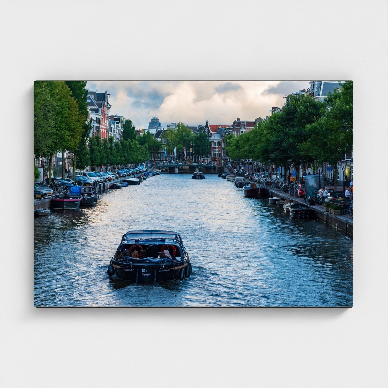 Black frame · box · no mount