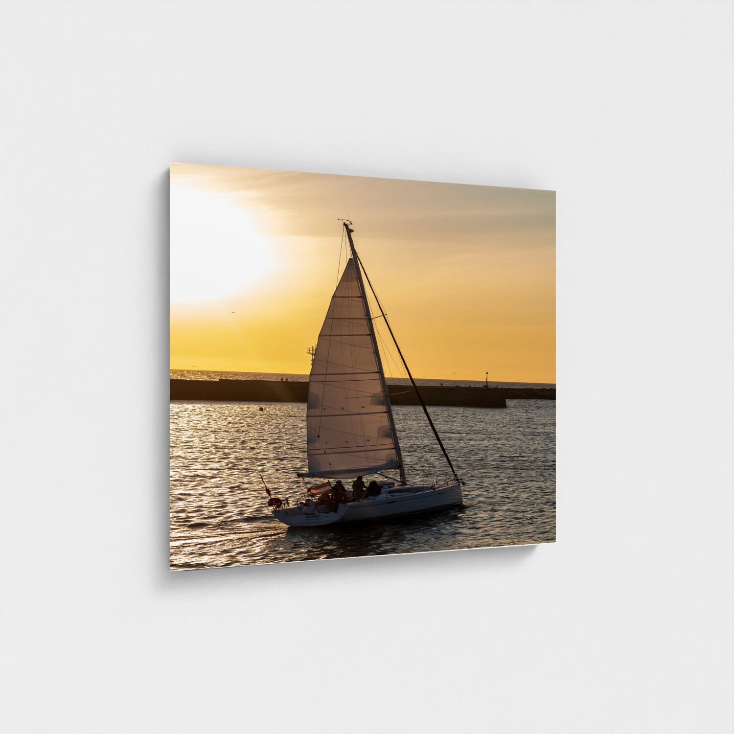 Black frame · box · no mount