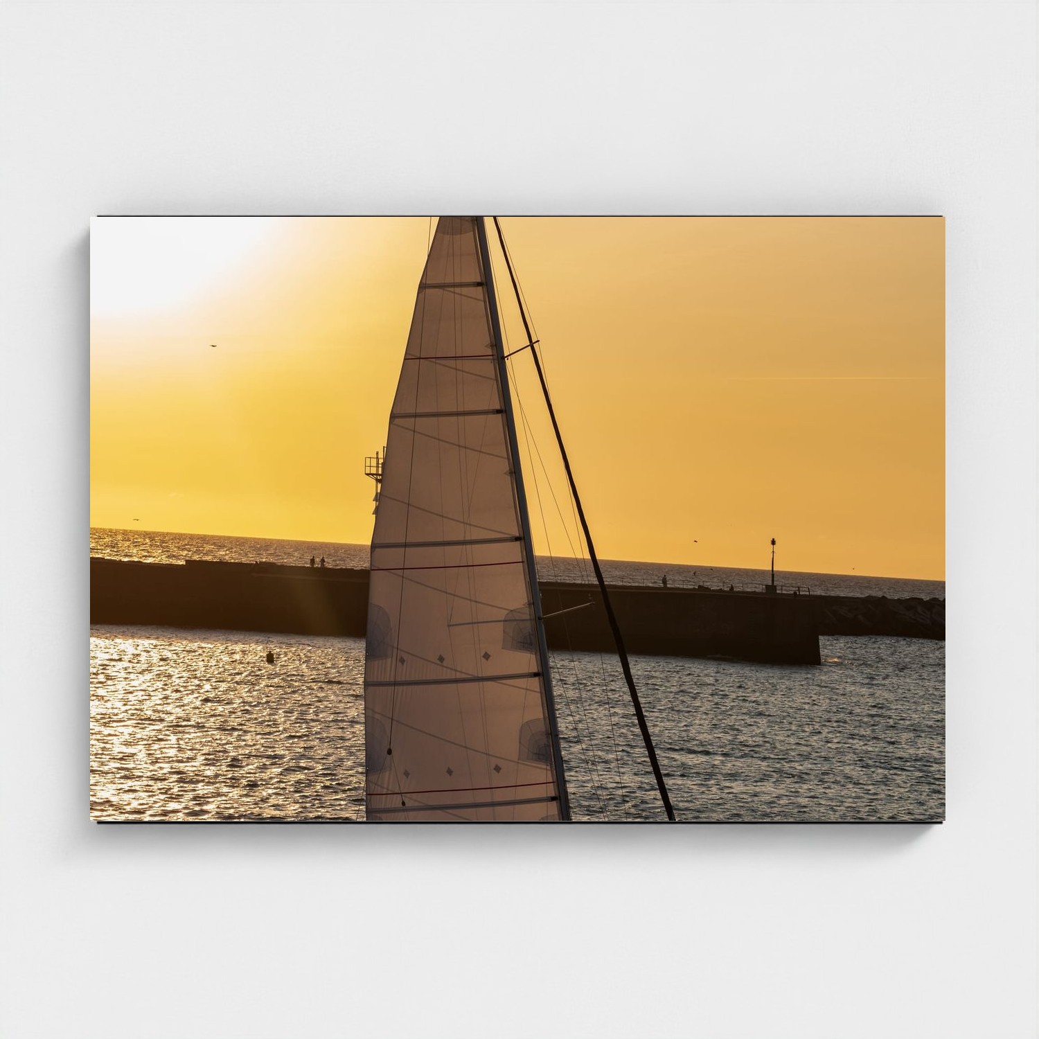 Black frame · box · no mount