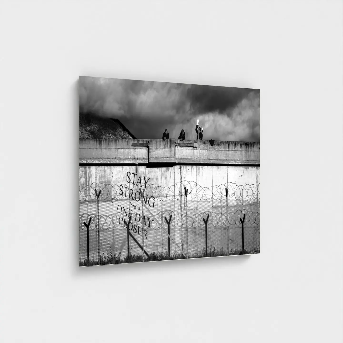 Black frame · box · no mount