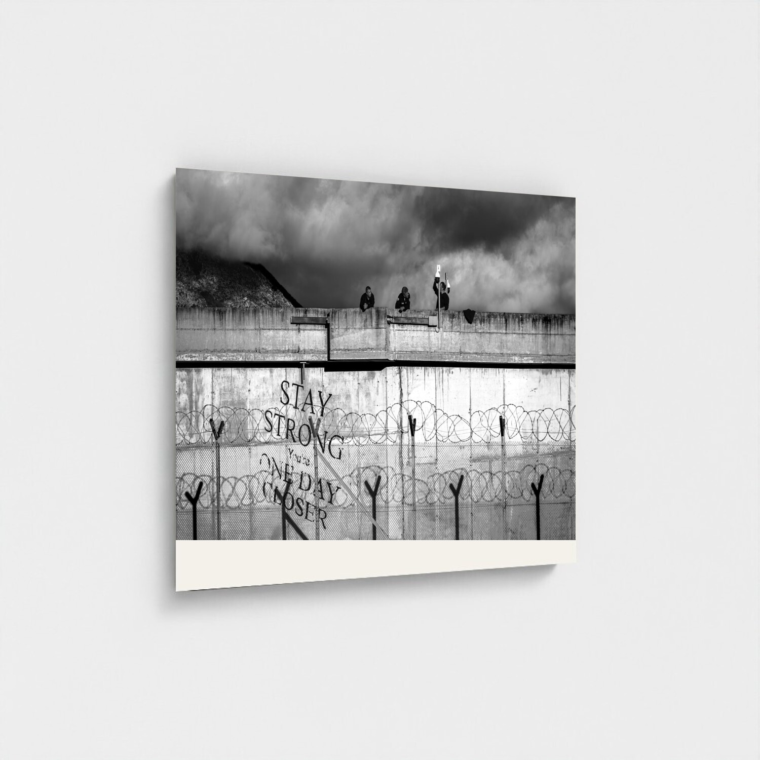 Black frame · box · no mount