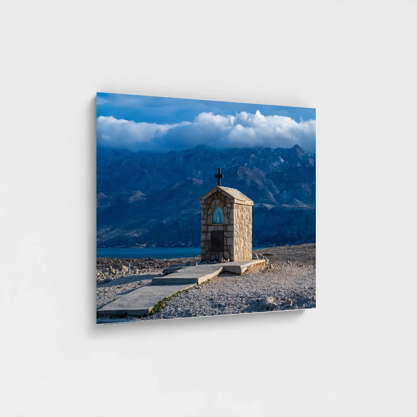 Black frame · box · no mount