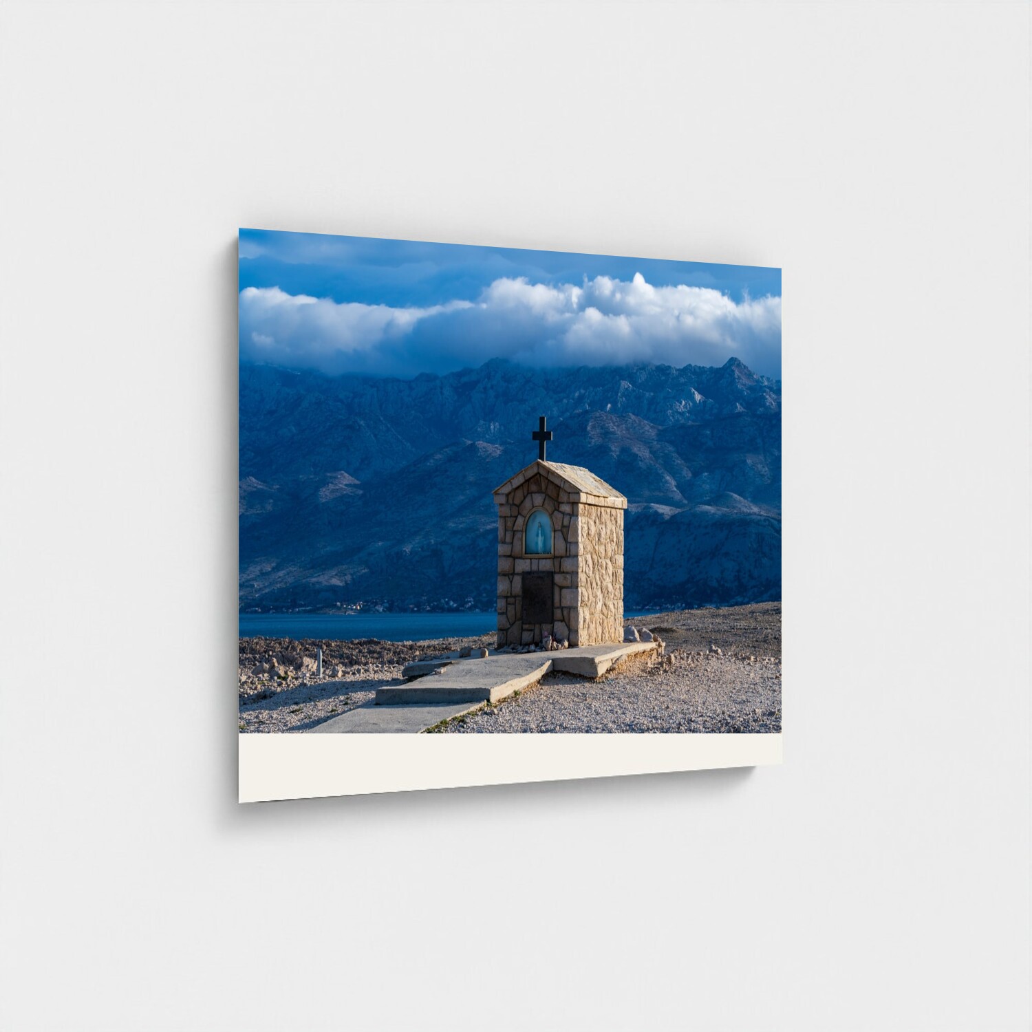 Black frame · box · no mount