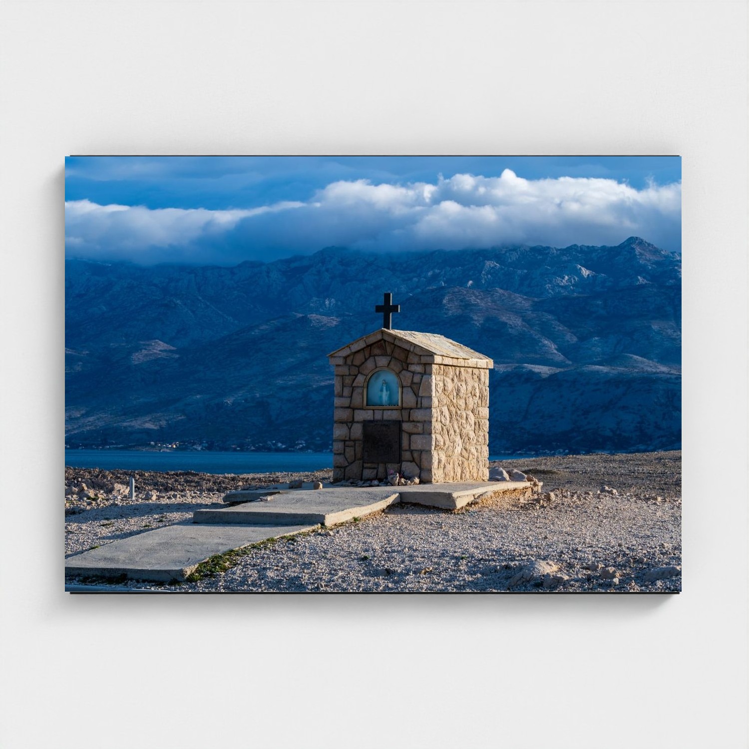 Black frame · box · no mount