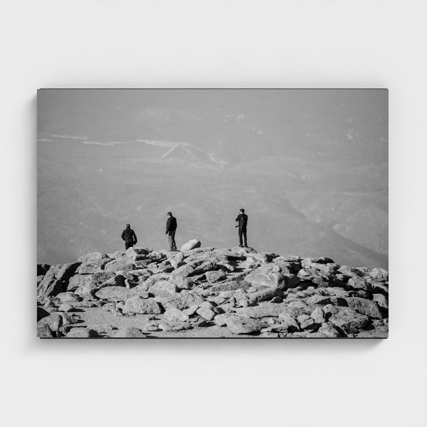 Black frame · box · no mount