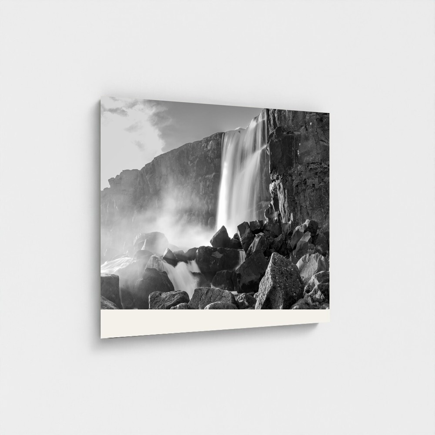 Black frame · box · no mount