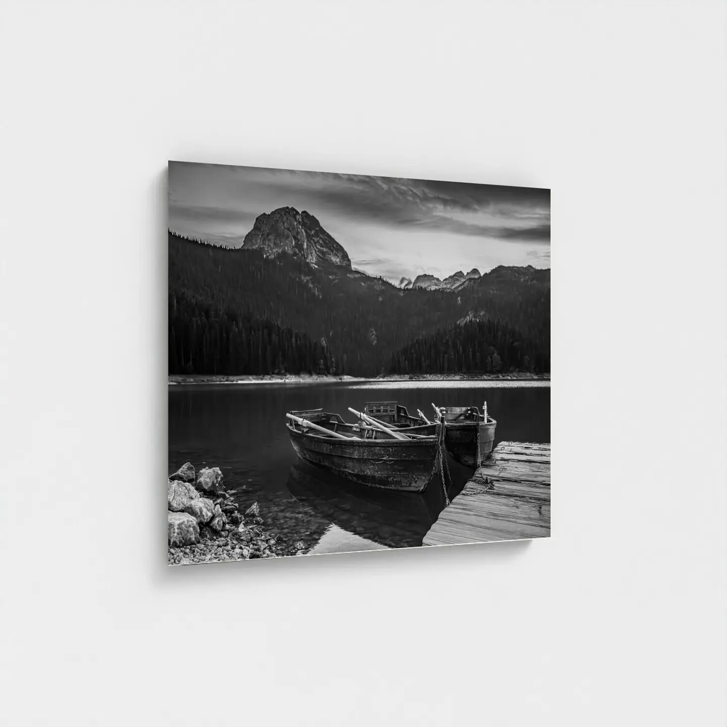 Black frame · box · no mount