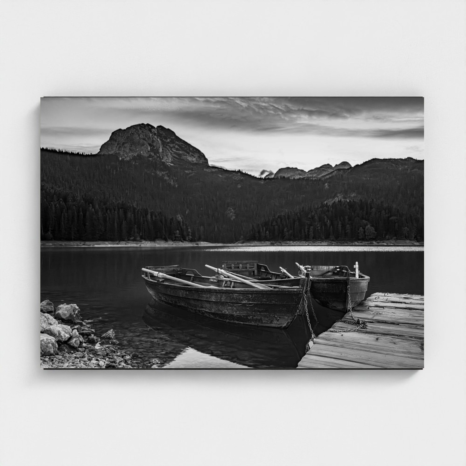 Black frame · box · no mount
